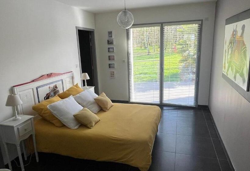 פנסיון Domaine Georges V