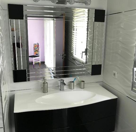 פנסיון Domaine Georges V