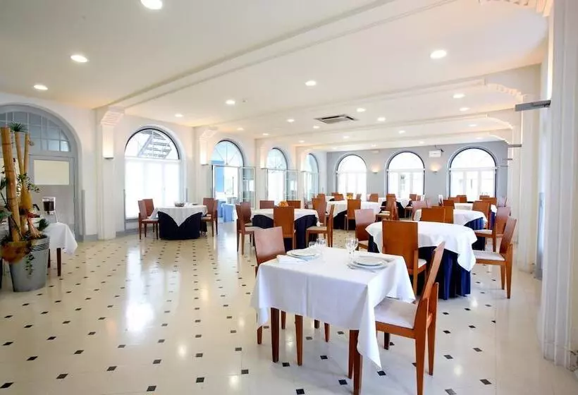 Отель Flora Monte Real