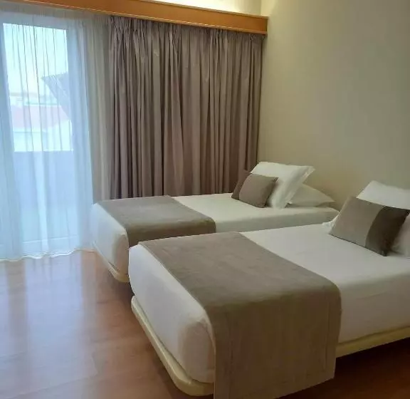 Отель Exe Wellington