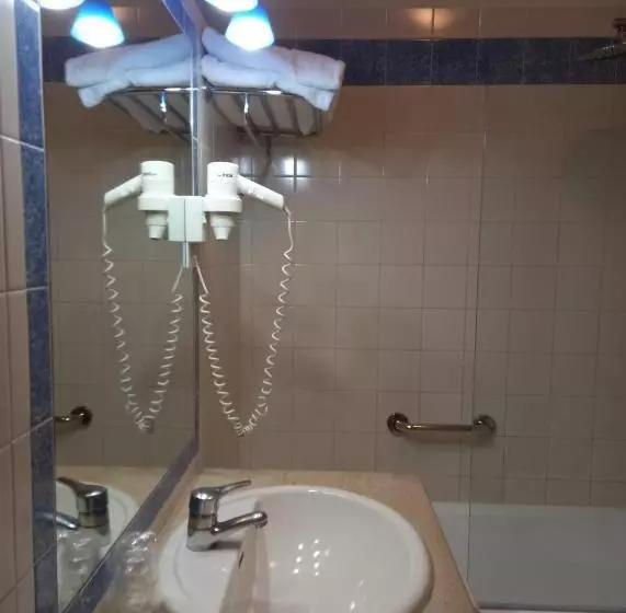 Отель Exe Wellington