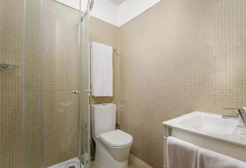 Отель Exe Wellington