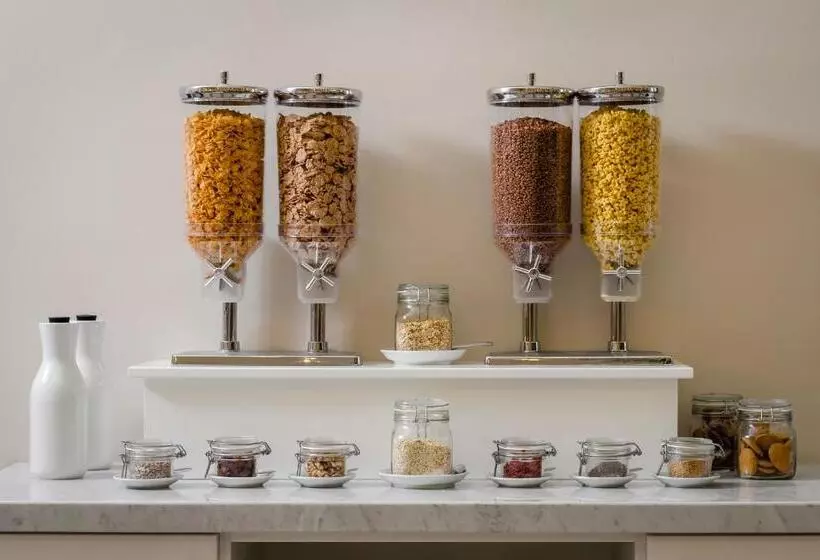 Отель Exe Wellington