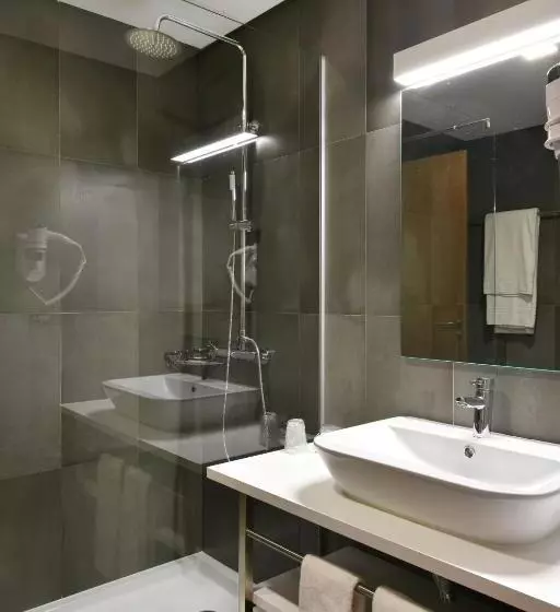 Отель Exe Wellington