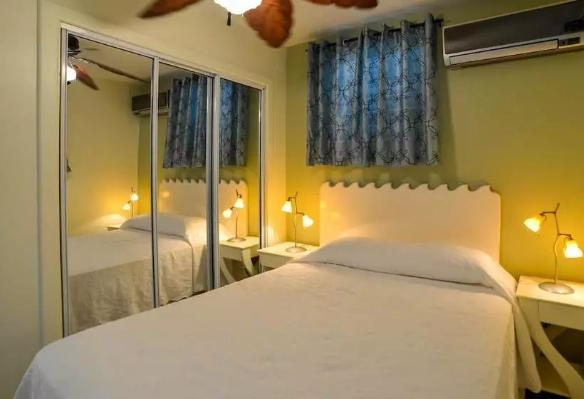 هتل Lemontree Oceanfront Cottages