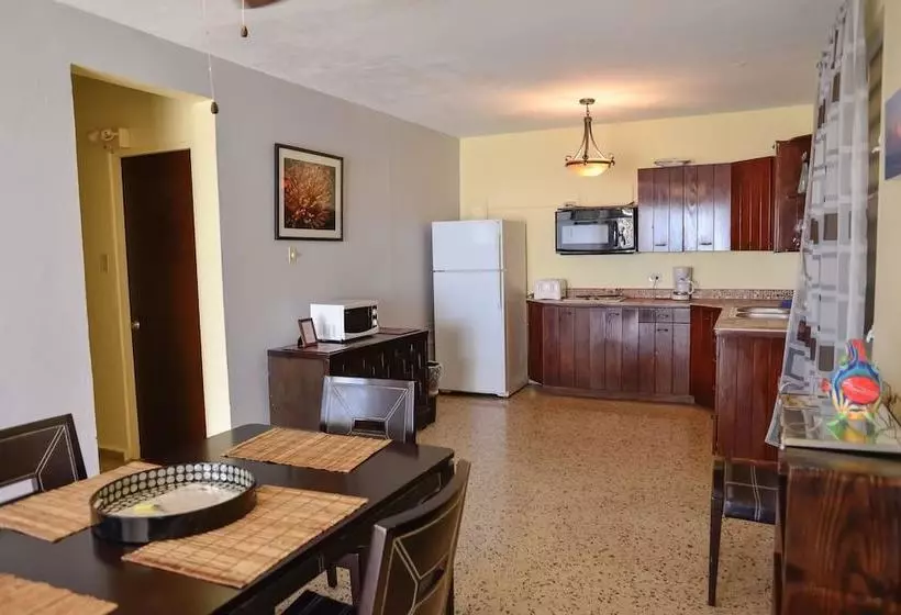 هتل Lemontree Oceanfront Cottages