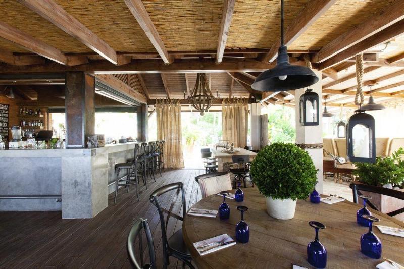 Villa Montana Beach Resort