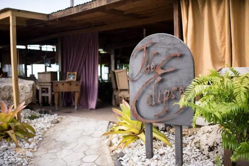 Villa Montana Beach Resort