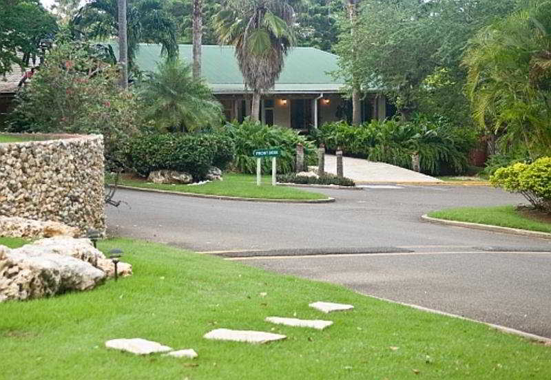 Villa Montana Beach Resort