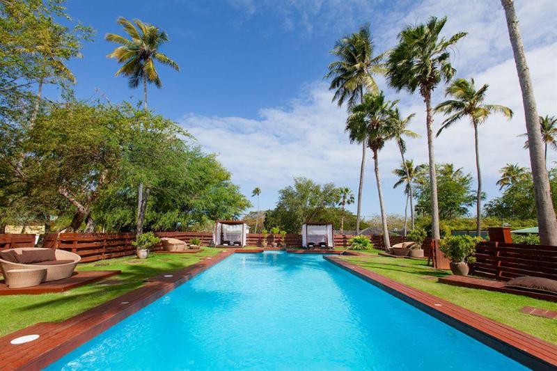 Villa Montana Beach Resort