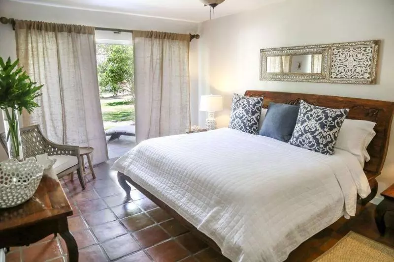 Villa Montana Beach Resort