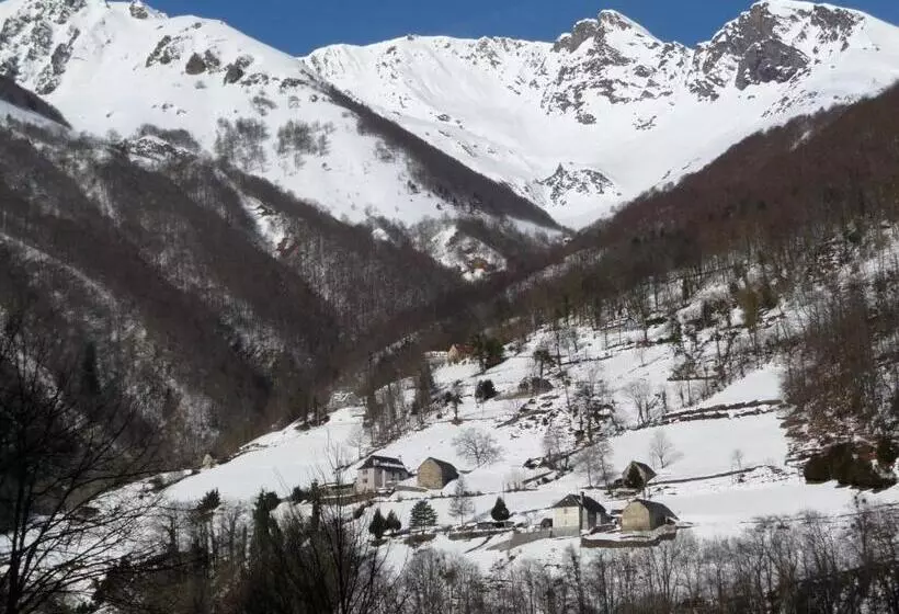 Aamiaismajoitus (B&B) Chambres D Hôtes La Balaguère