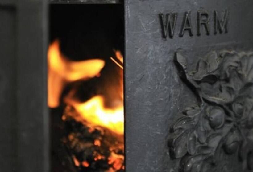 Green Door   Courtyard