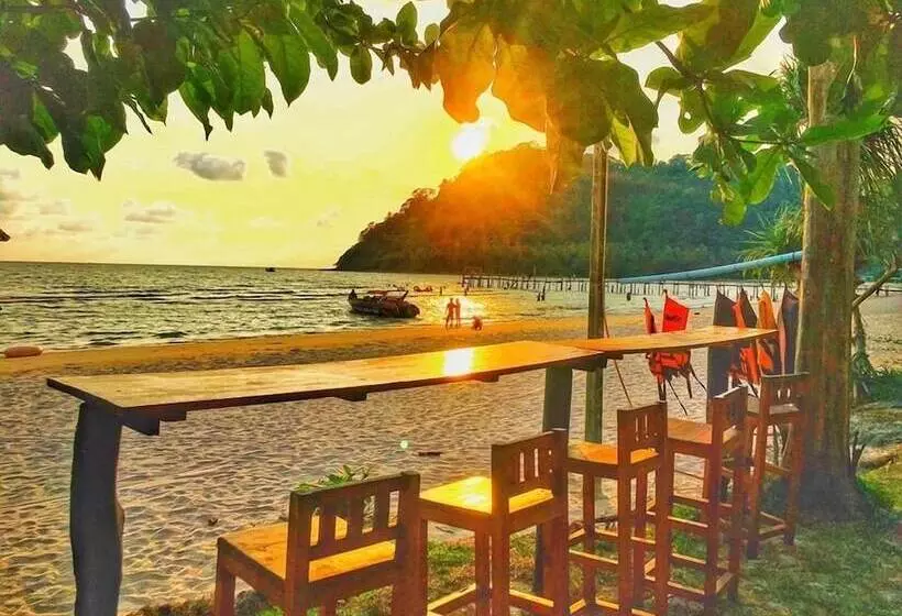 Hotelli I Lay House Koh Kood