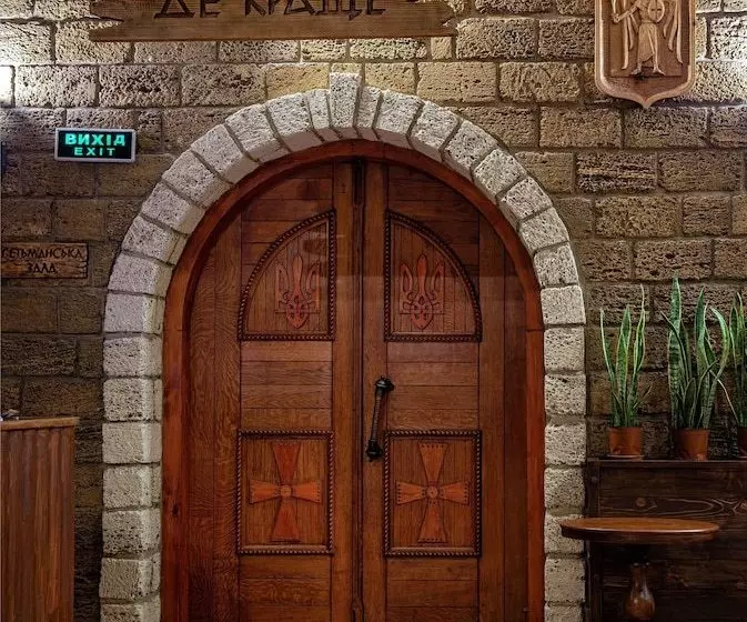 Hotelli Historical  Fortetsya Hetmana