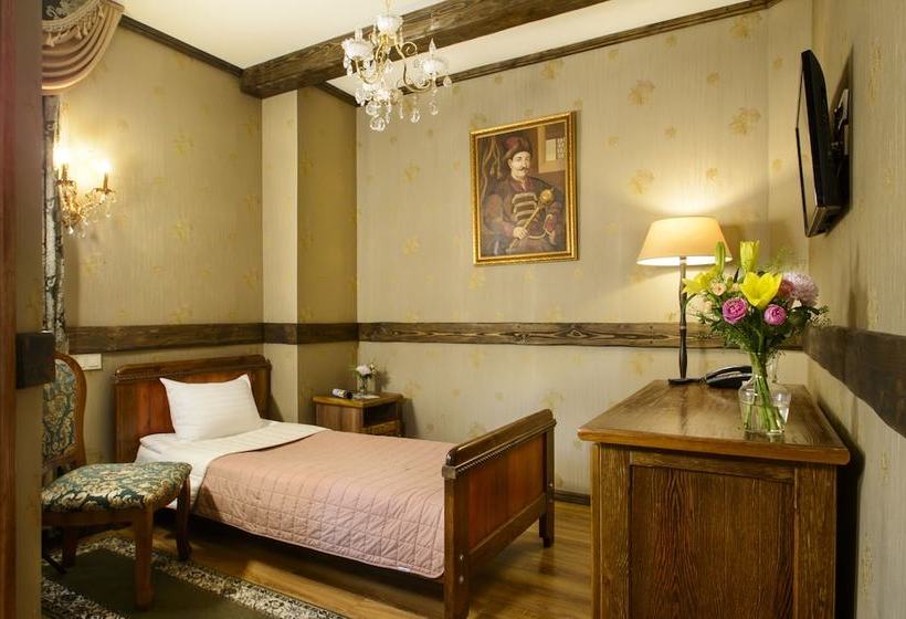 فندق Historical  Fortetsya Hetmana