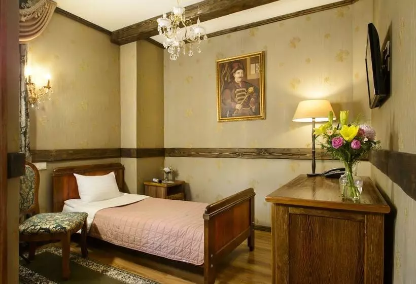 Hotelli Historical  Fortetsya Hetmana