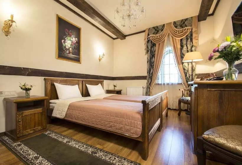 Hotelli Historical  Fortetsya Hetmana