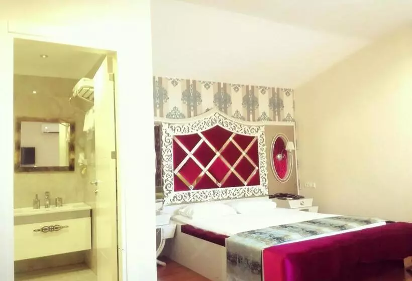 By Historial Hotel Due