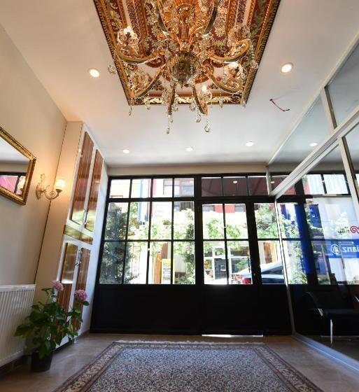 By Historial Hotel Due