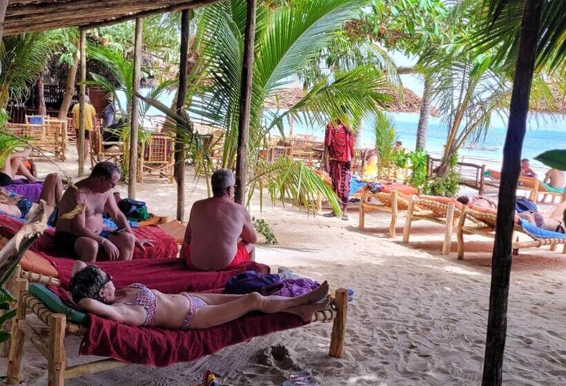 בית מלון כפרי Sipano Beach Lodge Kiwengwa