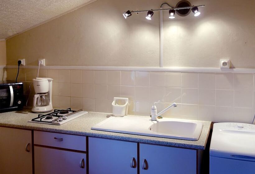 بنسيون Les Jardins De Camelot