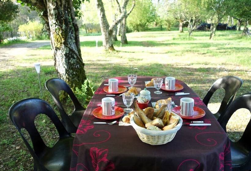 بنسيون Les Jardins De Camelot