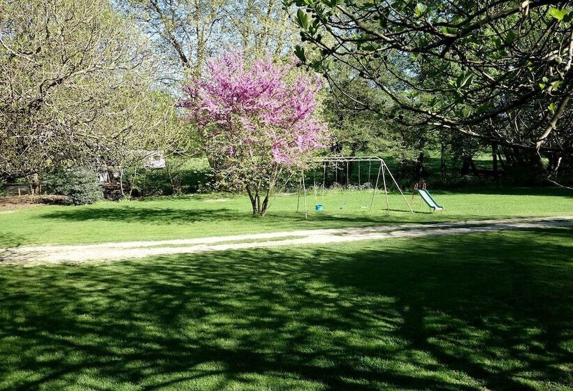 بنسيون Les Jardins De Camelot