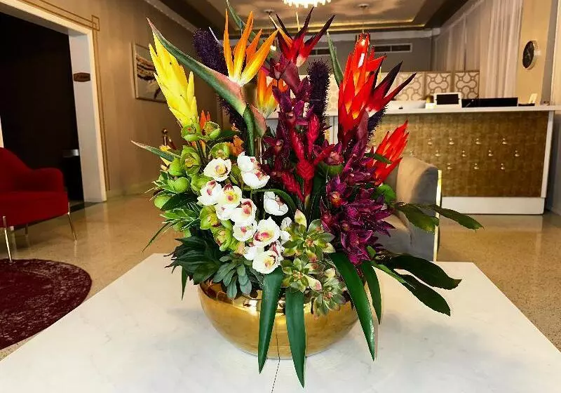 تختخواب و صبحانه The Boutique Hotel Miami