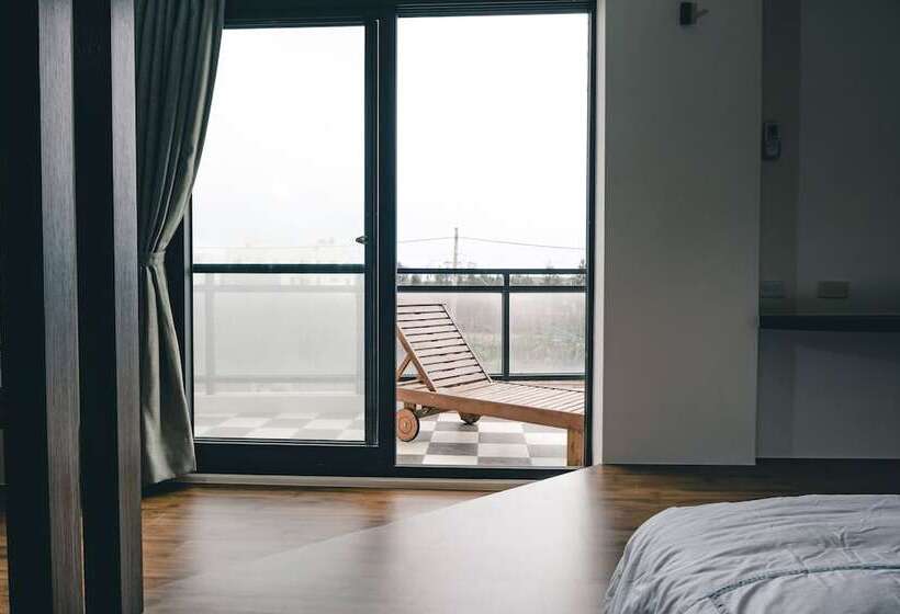 تختخواب و صبحانه Destination Inn