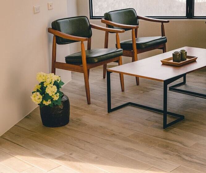 تختخواب و صبحانه Destination Inn