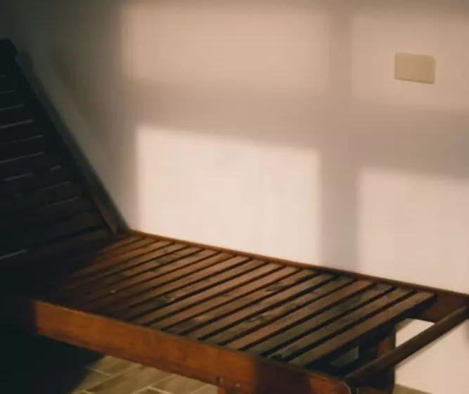 تختخواب و صبحانه Destination Inn