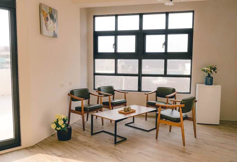 تختخواب و صبحانه Destination Inn