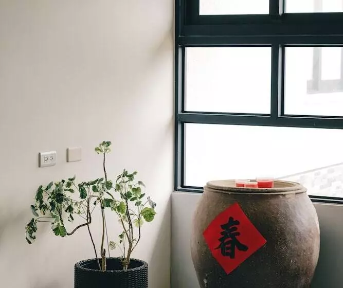 تختخواب و صبحانه Destination Inn