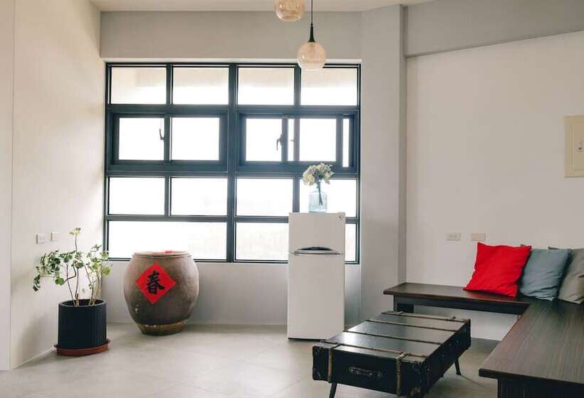 تختخواب و صبحانه Destination Inn