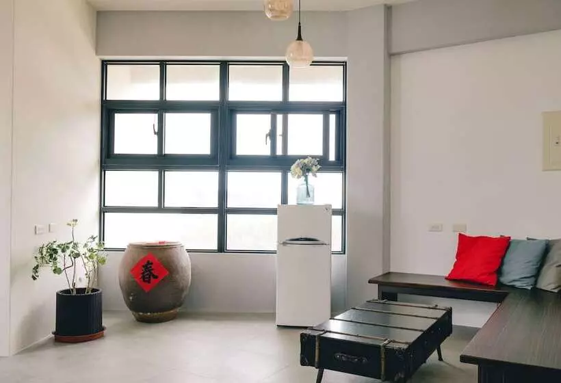 تختخواب و صبحانه Destination Inn