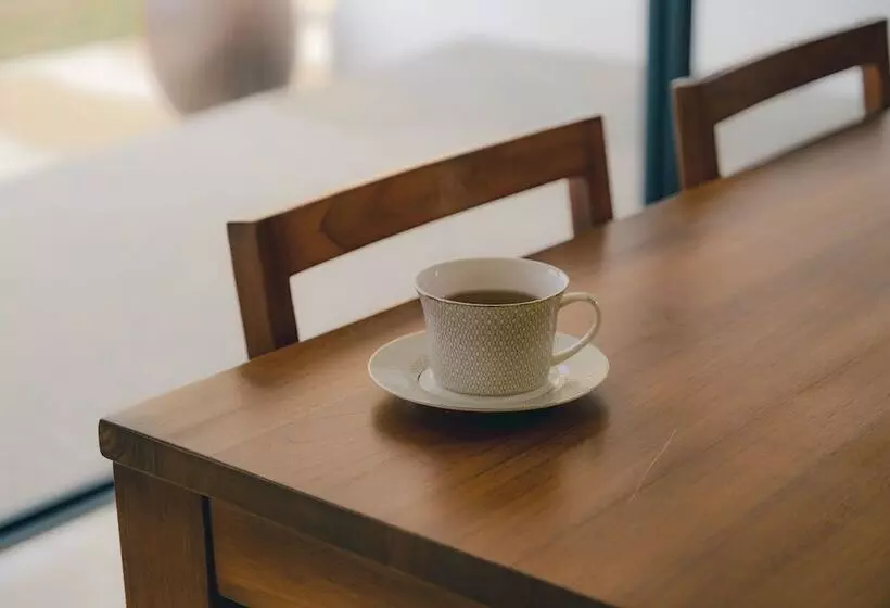 تختخواب و صبحانه Destination Inn