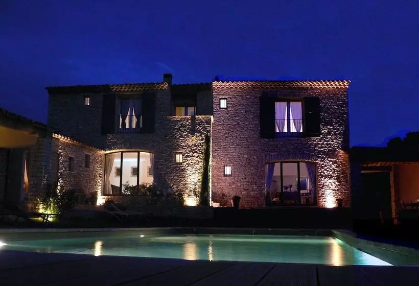 تختخواب و صبحانه Les Terrasses   Gordes