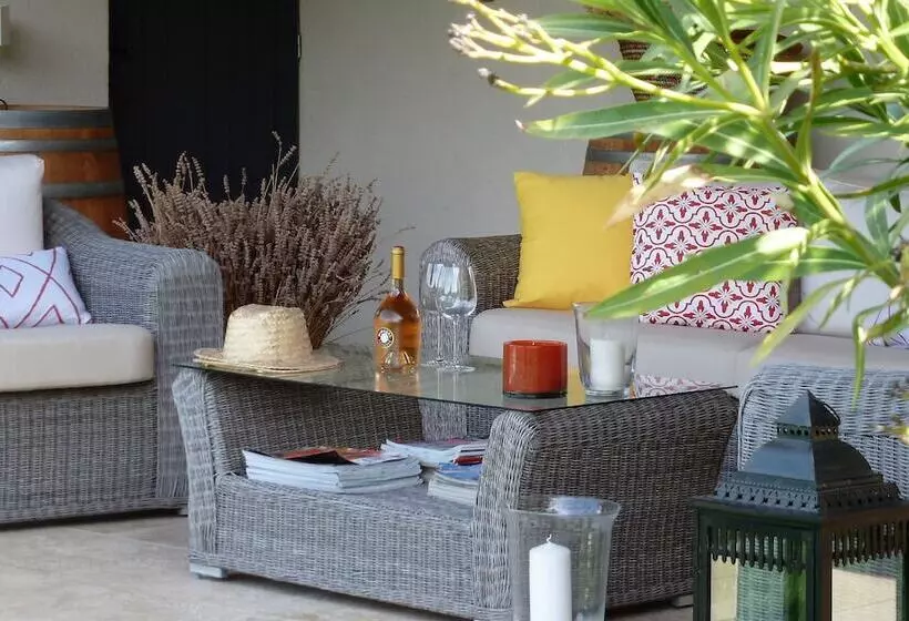 تختخواب و صبحانه Les Terrasses   Gordes