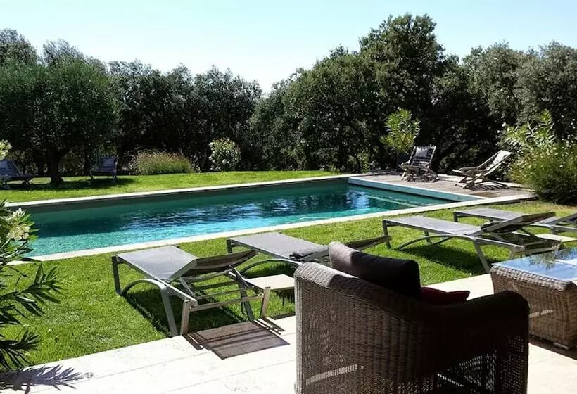 تختخواب و صبحانه Les Terrasses   Gordes