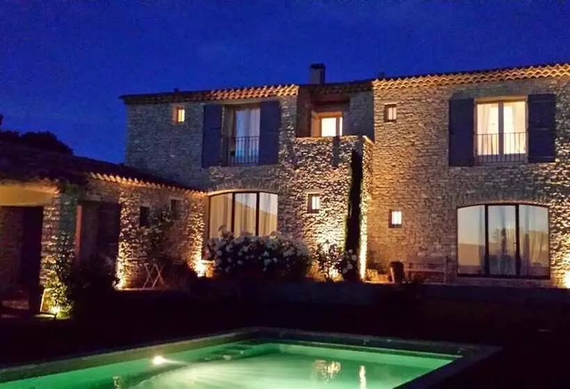 تختخواب و صبحانه Les Terrasses   Gordes