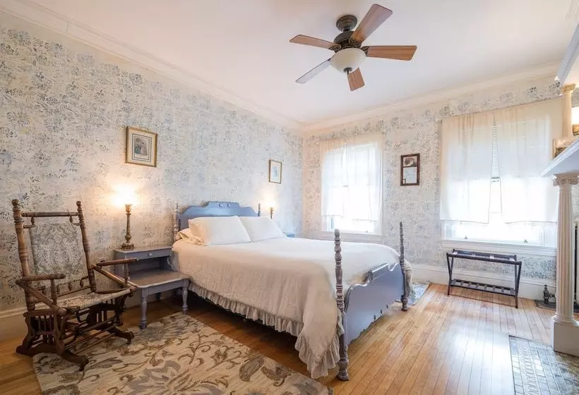 تختخواب و صبحانه Perkins Inn
