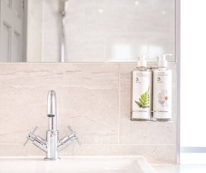 여관 The Cricketers