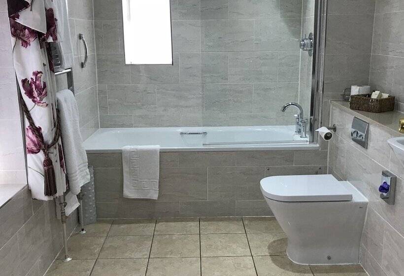 여관 The Cricketers