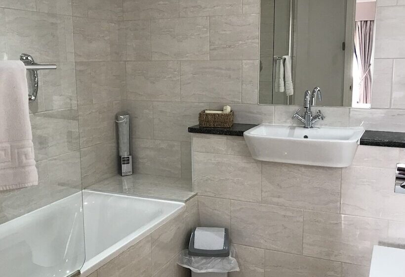 여관 The Cricketers