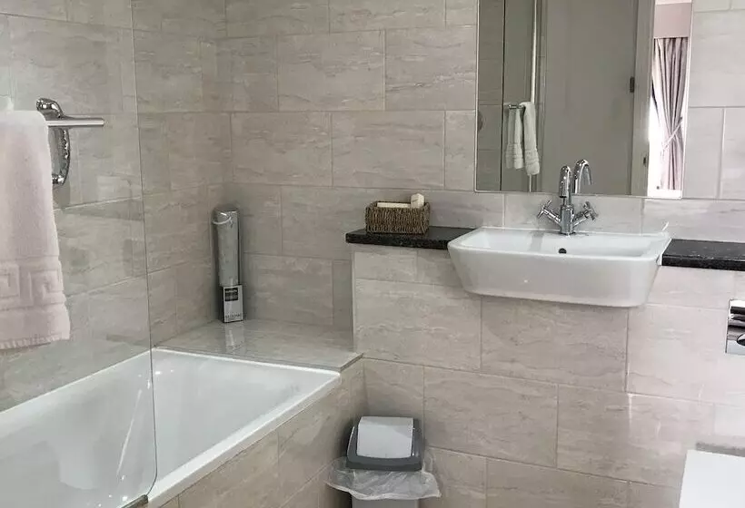 Hostelli The Cricketers