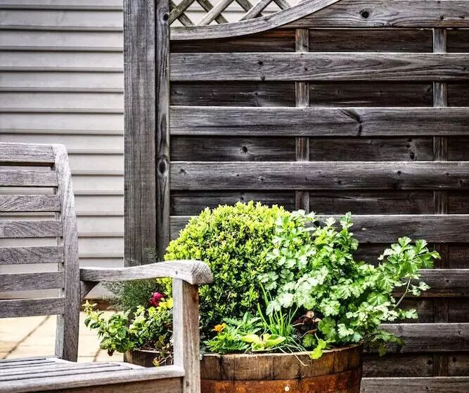 Hostelli The Cricketers