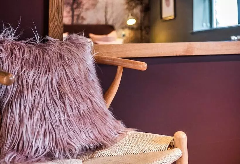 Hostelli The Cricketers