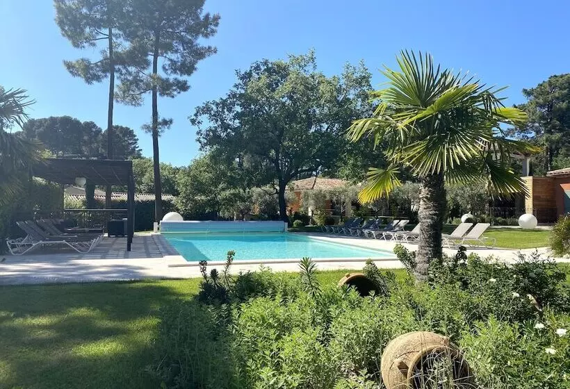 Hotelli Les Sables D Ocre & Spa