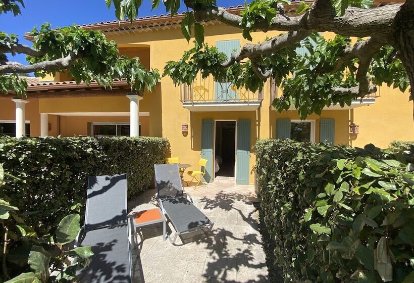 Отель Les Sables D Ocre & Spa